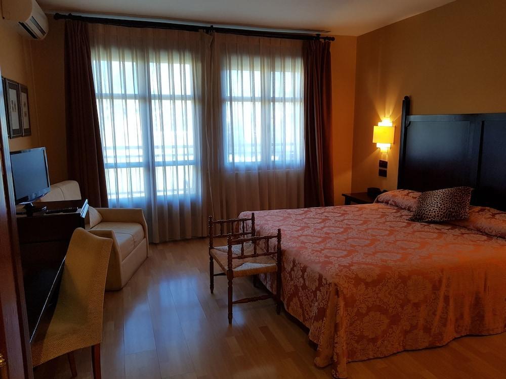 Hotel Cotiella Campo  Zewnętrze zdjęcie