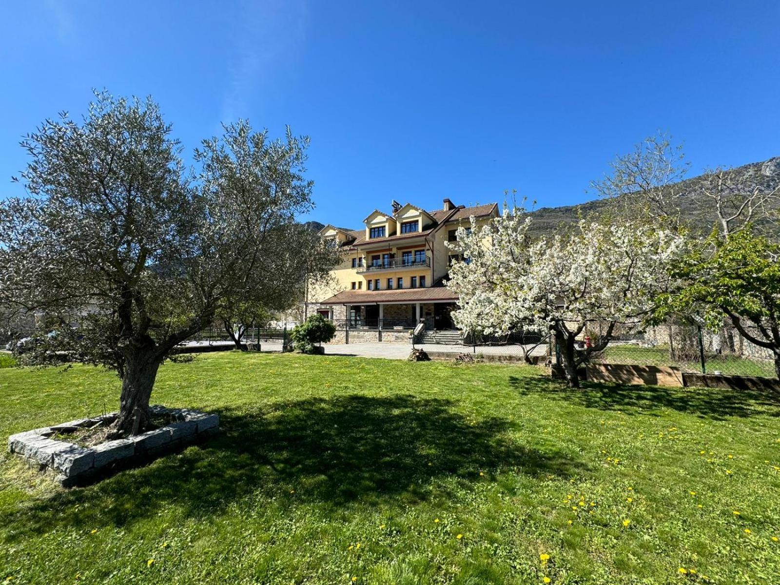 Hotel Cotiella Campo  Zewnętrze zdjęcie